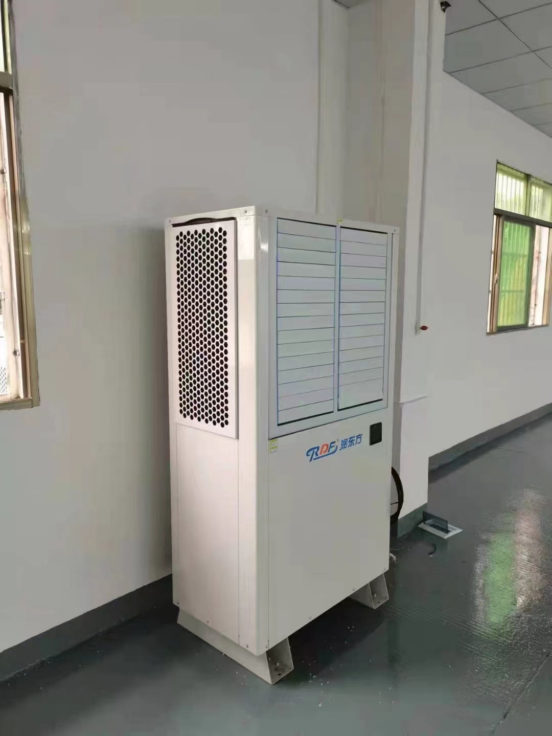 為什么說廠房降溫用節(jié)能省電空調，效果好又比較省成本？