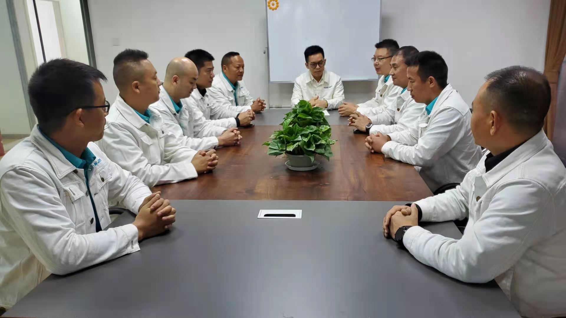 潤(rùn)東方總部領(lǐng)導(dǎo)相約盛秦風(fēng)，相約武大櫻花3